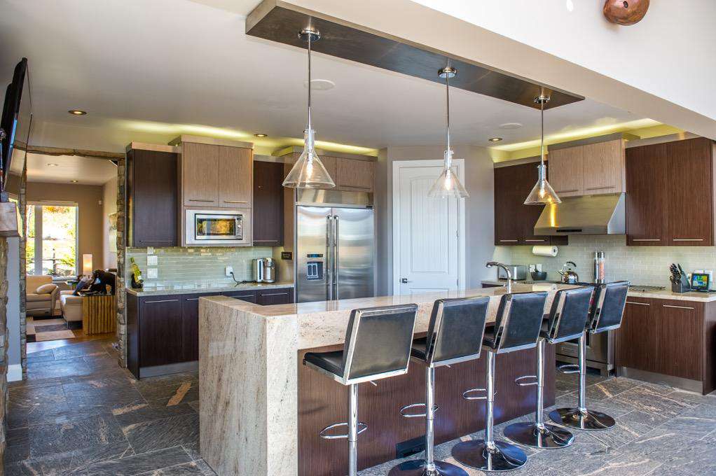Breakfast bar