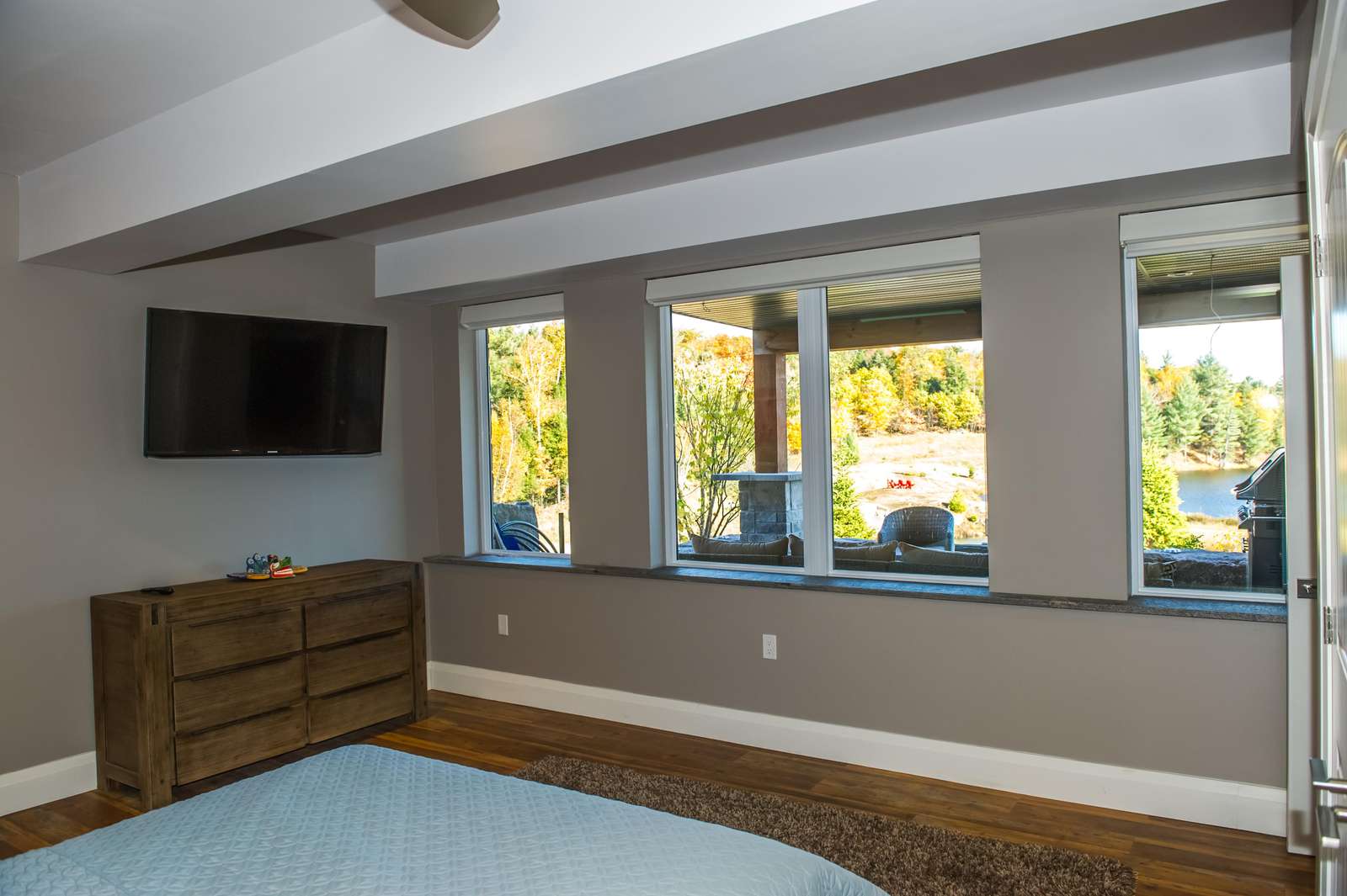 Queen Bedroom