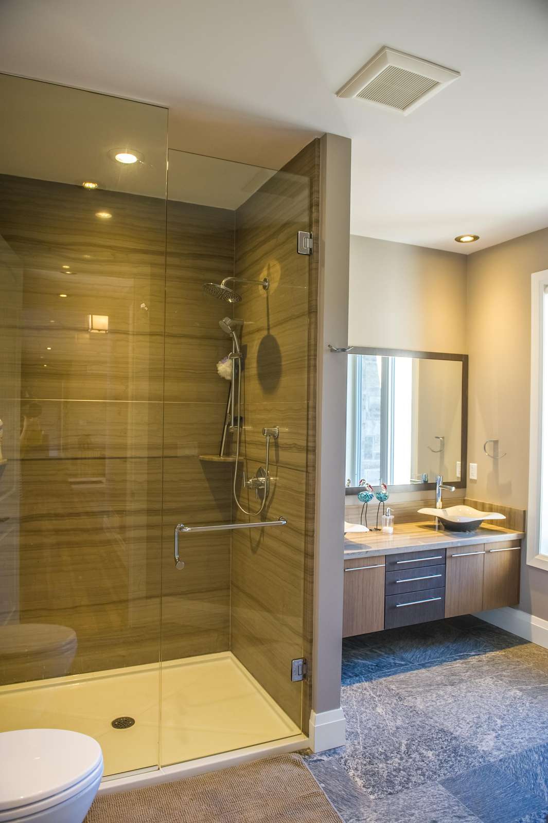 Another bathroom