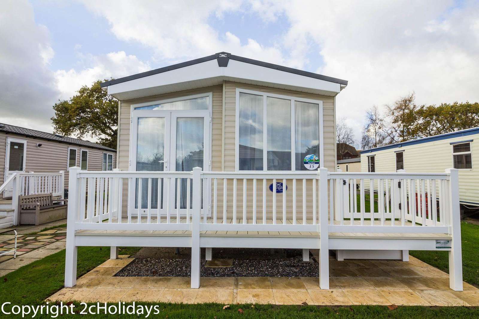 8 berth accommodation at Hopton Holiday Village.
