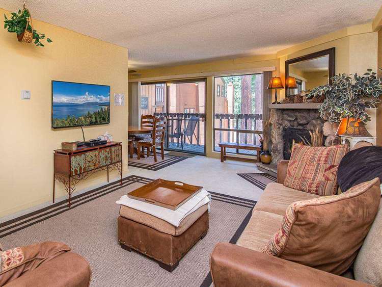 2BR+Loft, 1.5BA Condo Close to Ski -Spa, Pool Preview 0