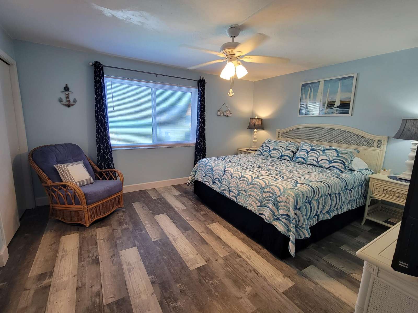 Master Bedroom w/King Bed