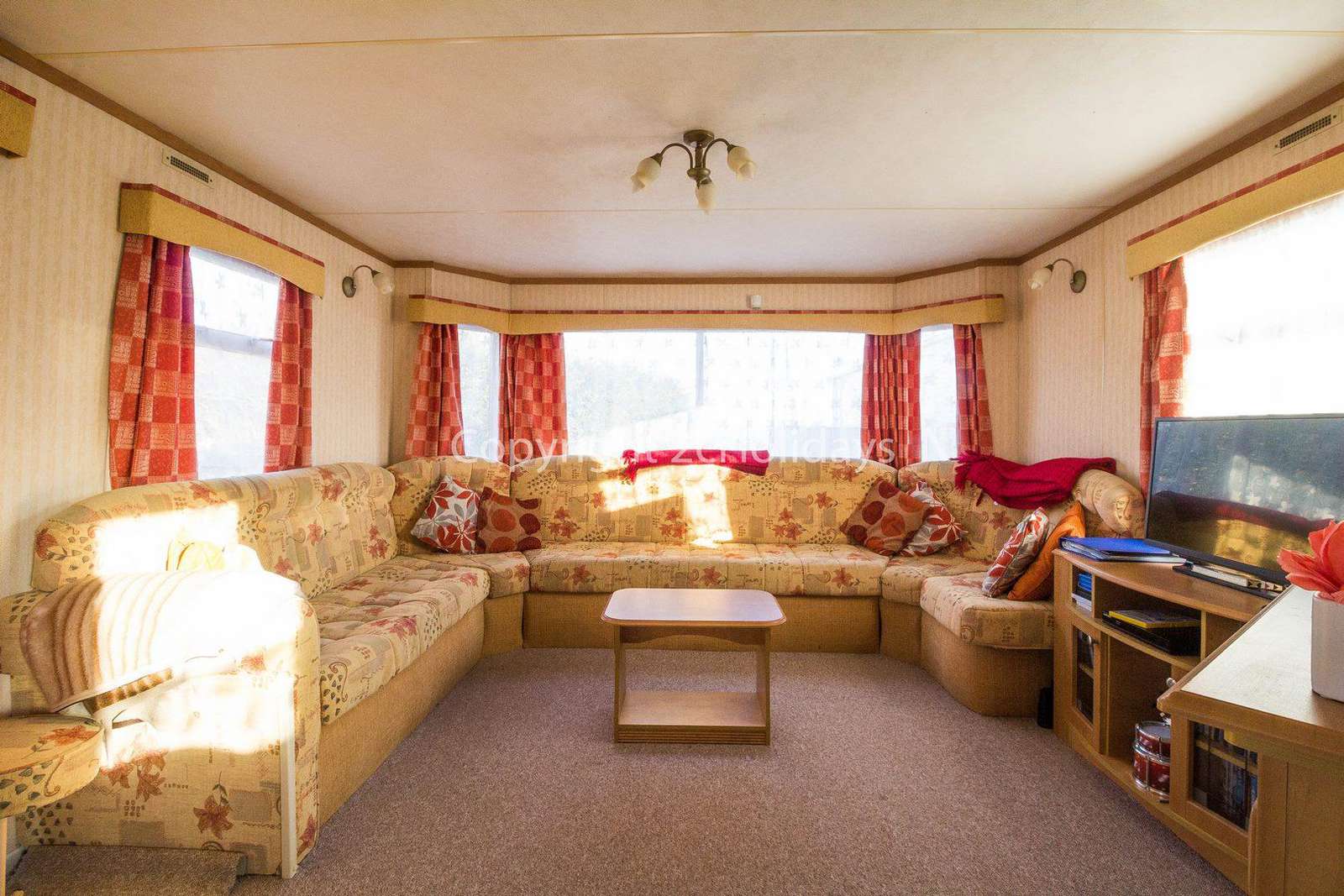 Caravan for hire in Kessingland, Lowestoft