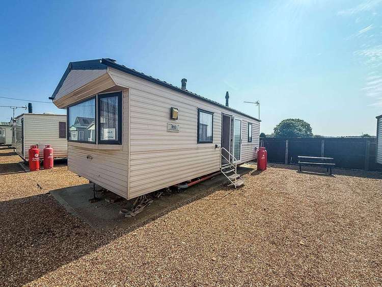 13008L⛱️ – Lees, 2 bed, 6 berth caravan with D/G and C/H. Ruby rated. Preview 0