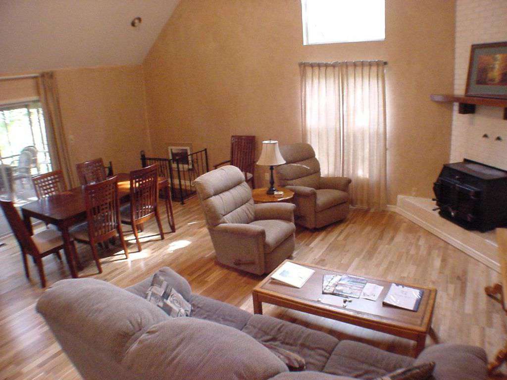 Spacious living room