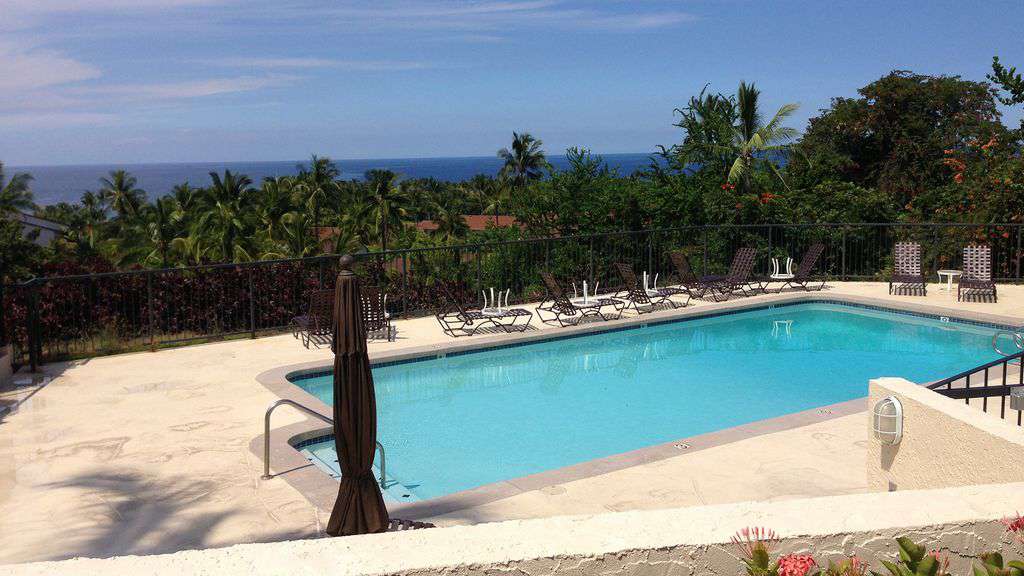 Country Club Villa Pool