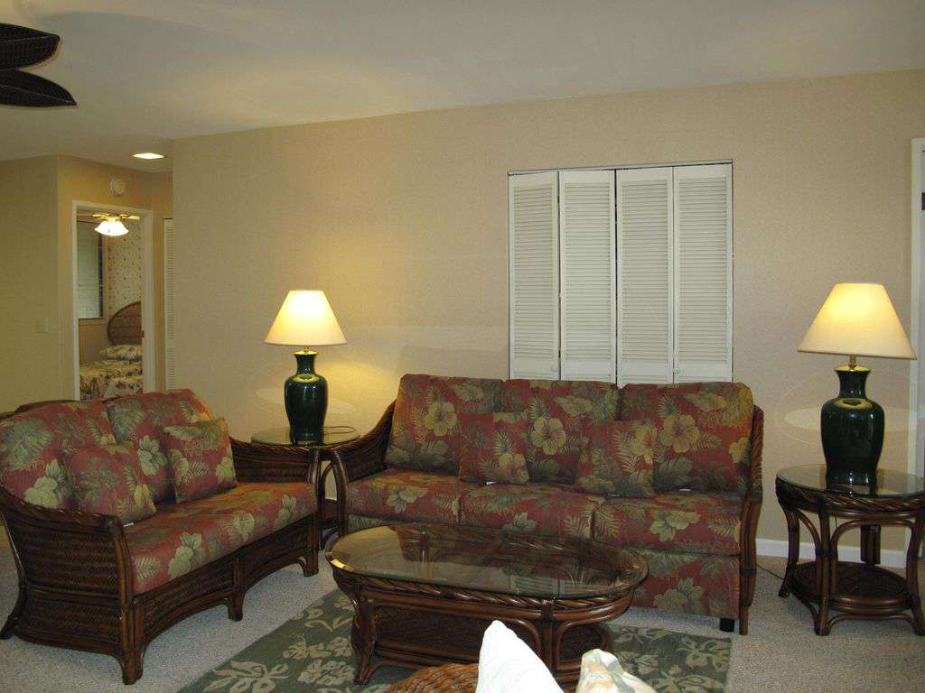 Living room with queen sized sofabed.