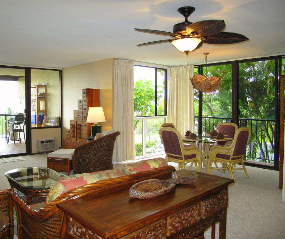 Spacious living area and dining area, with all new furnishings.