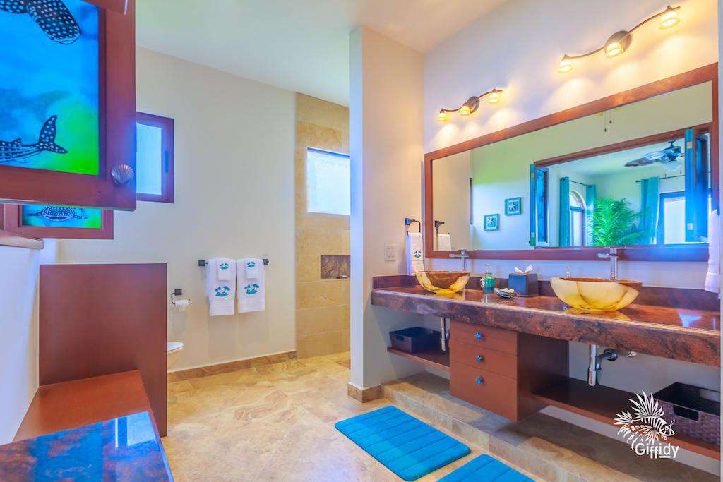 Bathroom with his and her sinks