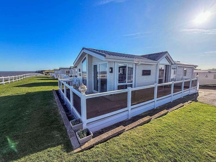 80055S⛱️ – Shorefield area, 3 bed, 8 berth lodge with full sea views. Platinum-Deluxe rated. Preview 0