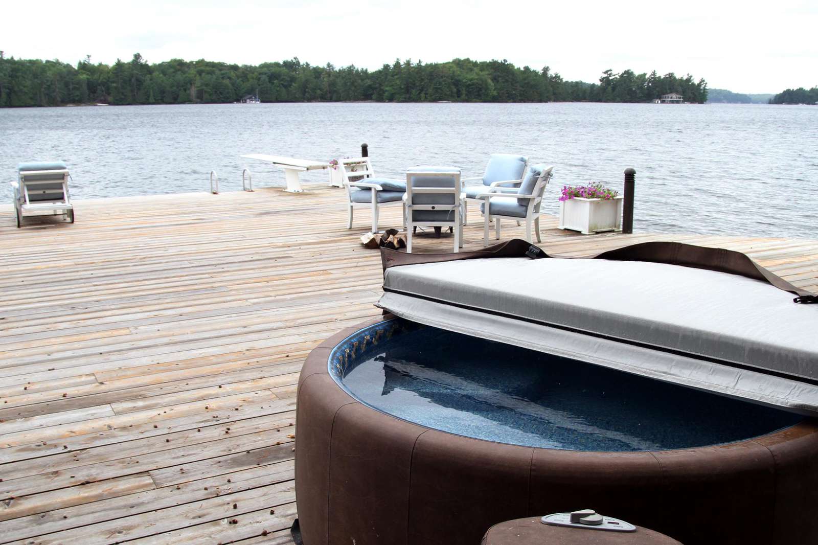 Main Cottage Hot Tub