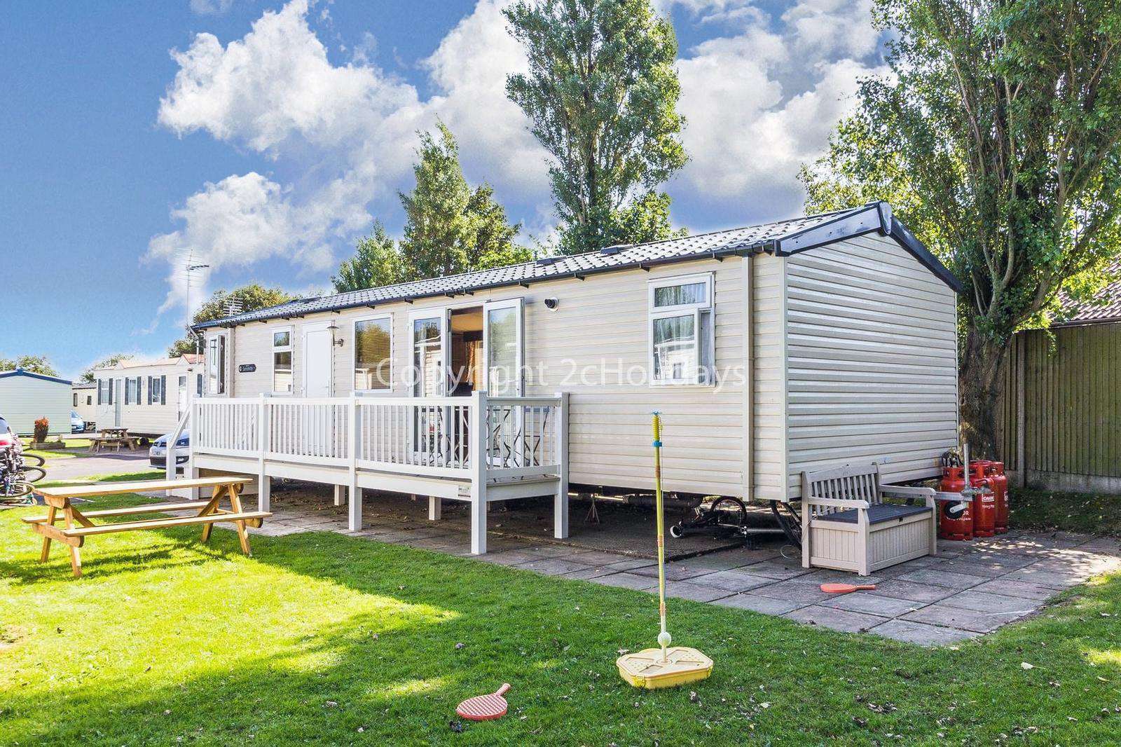 3 bed accommodation with decking