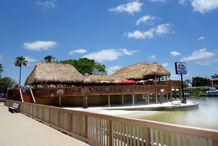 Tiki-Restaurant Boat House
