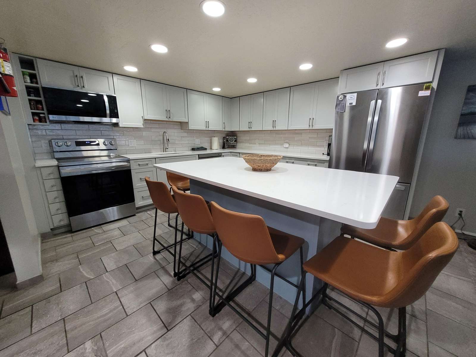 P Unit 469 2B/loft-2B 18 M-F Preview 0
