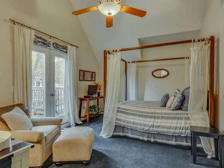 New Buffalo Michigan WAYA Vacation Rentals & Sales