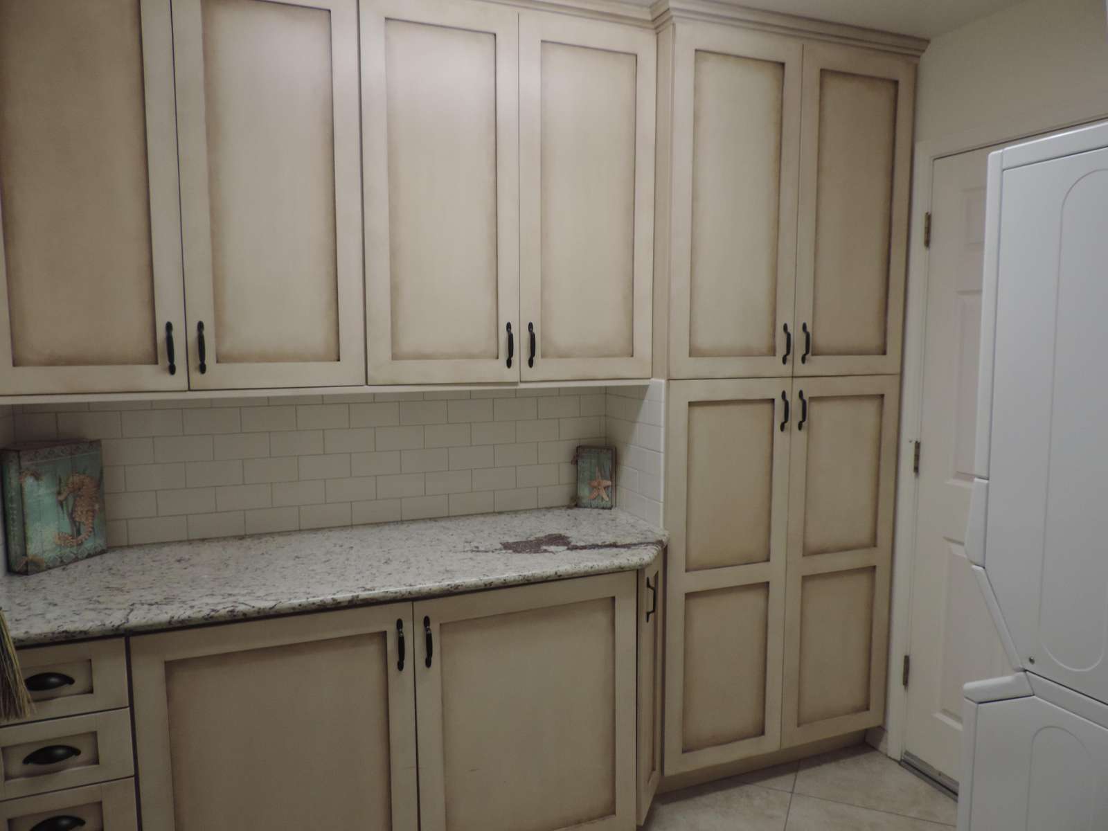 Laundry folding counter and storage