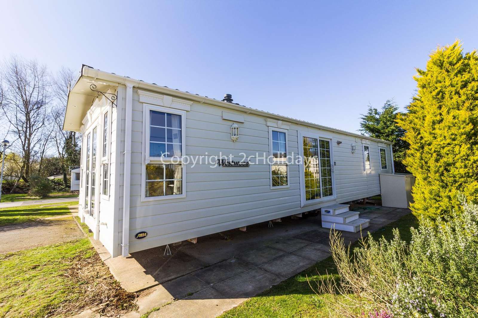 In a brilliant location only a short drive to the lovely seaside town of Skegness.