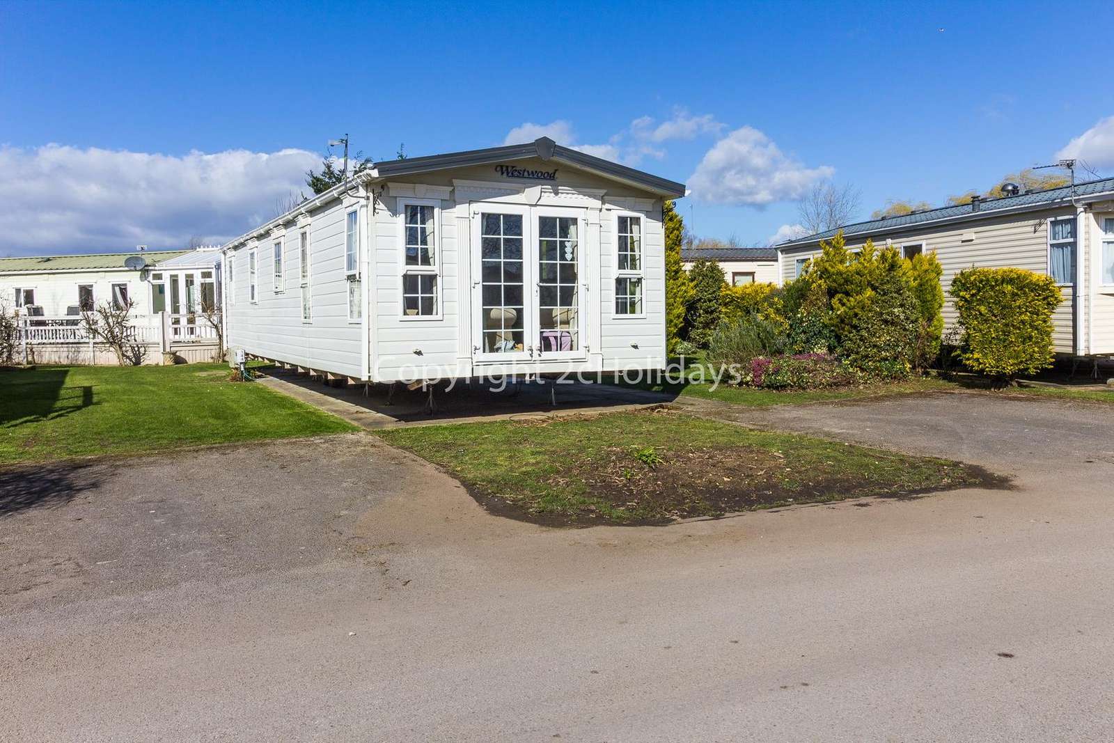 Superb 8 berth accommodation, ideal for families!