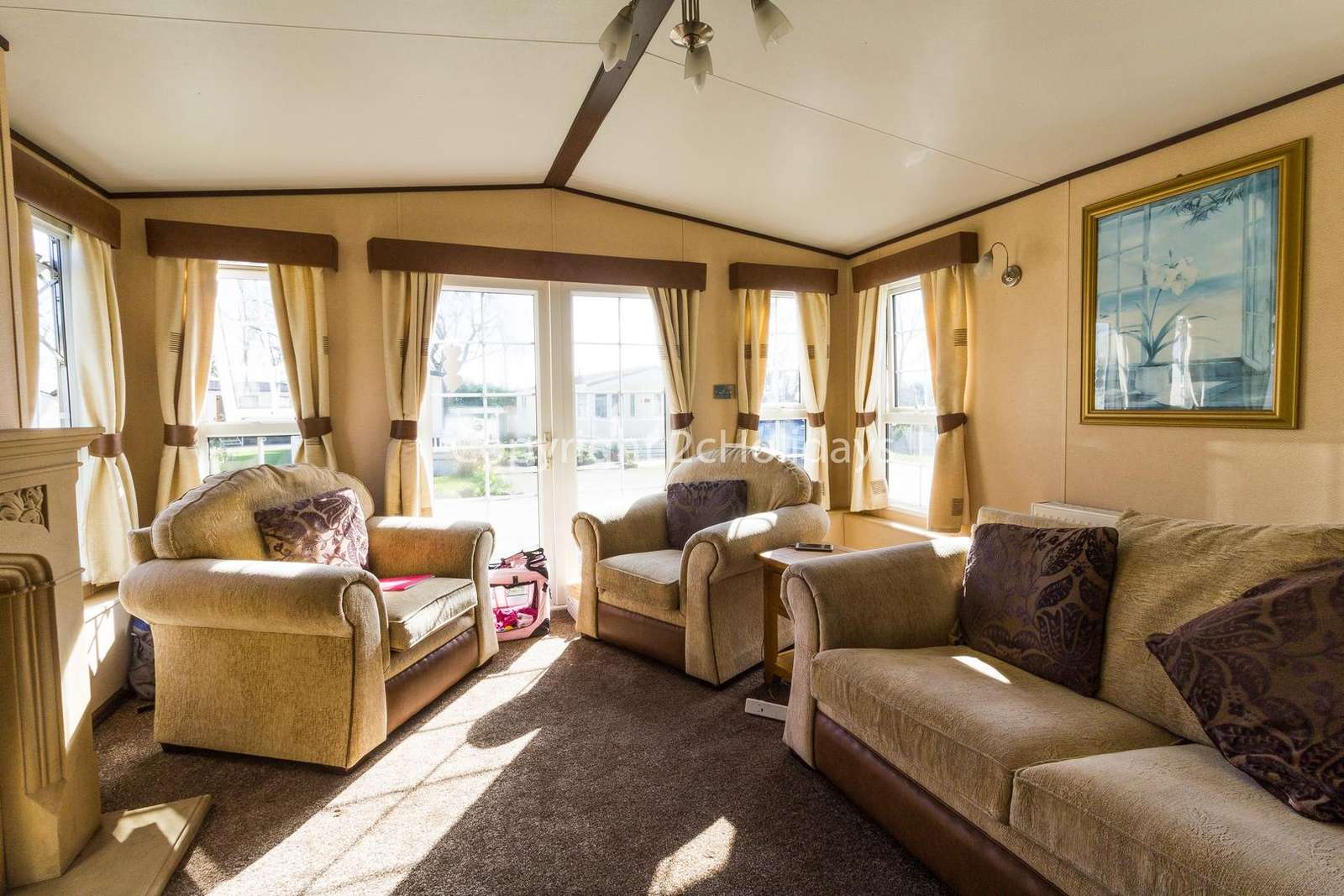 Spacious lounge, ideal for families!