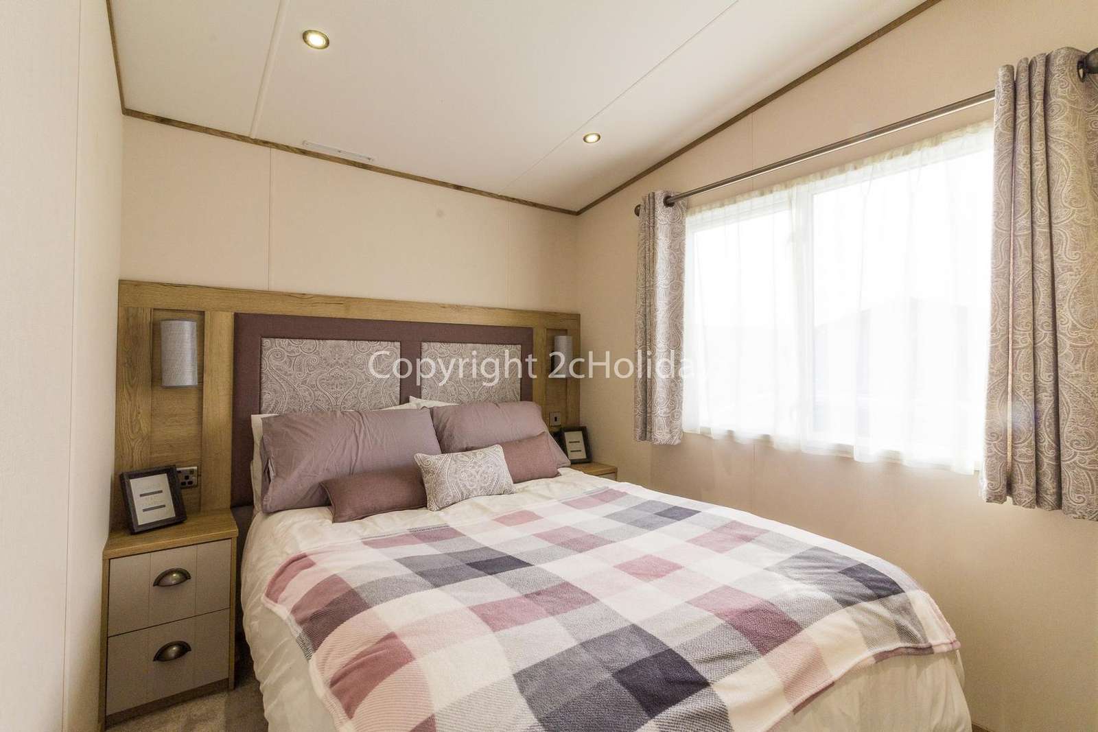 Affordable holidays in Norfolk with 2cHolidays