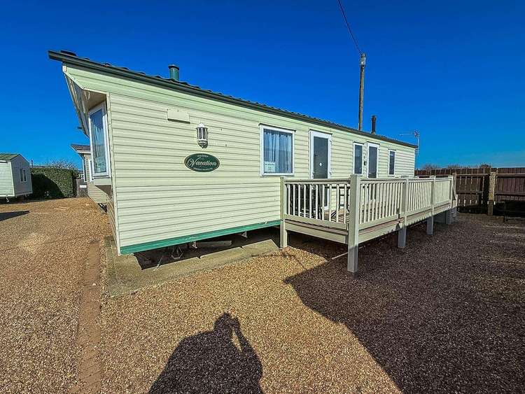 13011L⛱️ – Lees Caravan, 2 bed, 6 berth caravan with side decking. Ruby rated. Preview 0