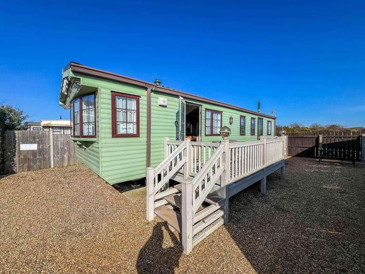 13013L⛱️ – Lee’s Caravan, 3 bed, 6 berth caravan with decking to the side. Ruby rated. Preview 0