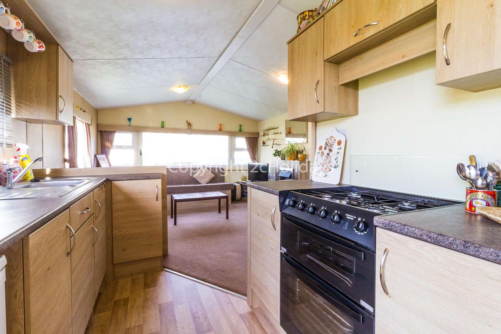 Fully equipped kitchen, perfect for self-catering holidays!