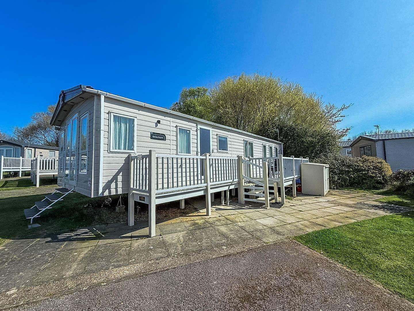 スコッティキャメロン ホリデイ 2018（H18HolidayLimited) 23018K⛱️ – Kensington area, 2 bed, 6 berth lodge with decking, D