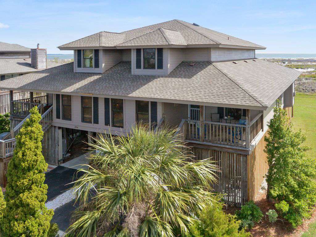 Welcome to Puffin Place - 29B S Harbor Dr. on beautiful, private Harbor Isl. SC! - property
