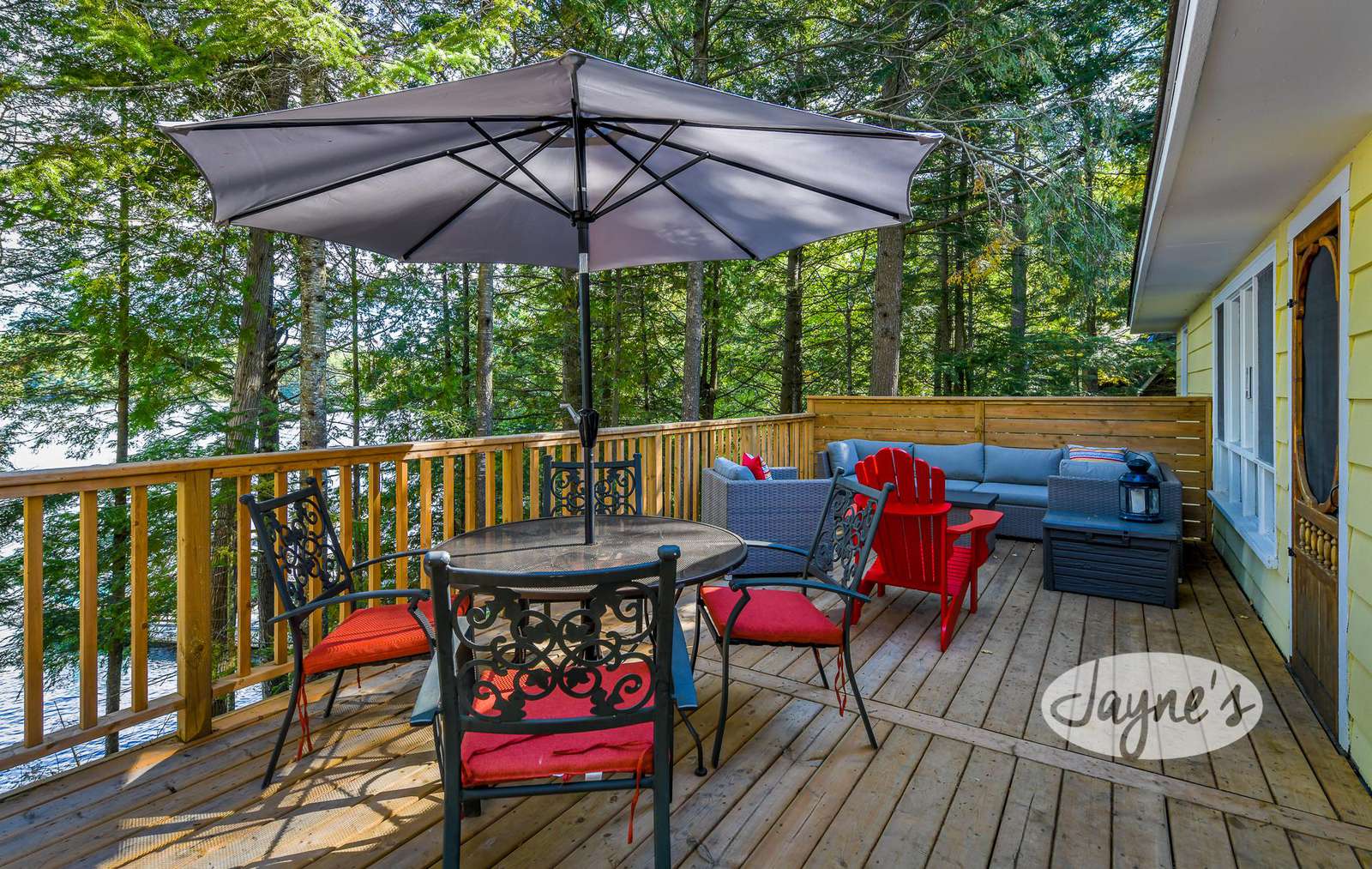 Upper Main Deck - Outdoor Dining