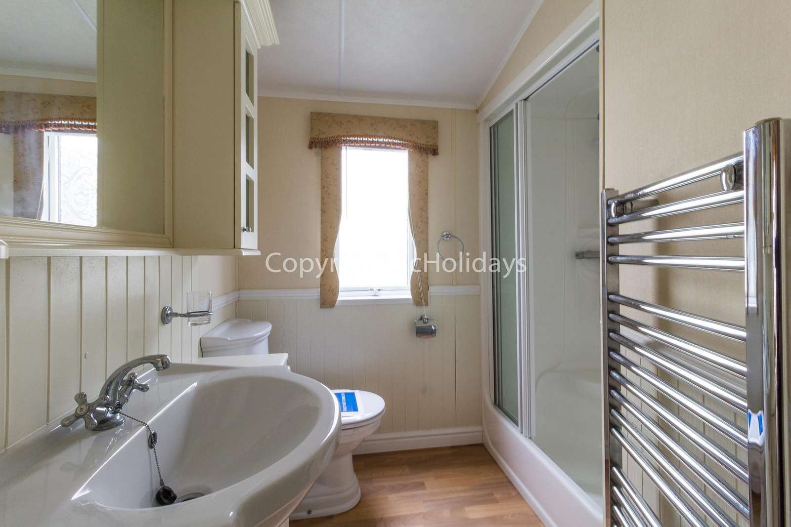 A great size family washroom