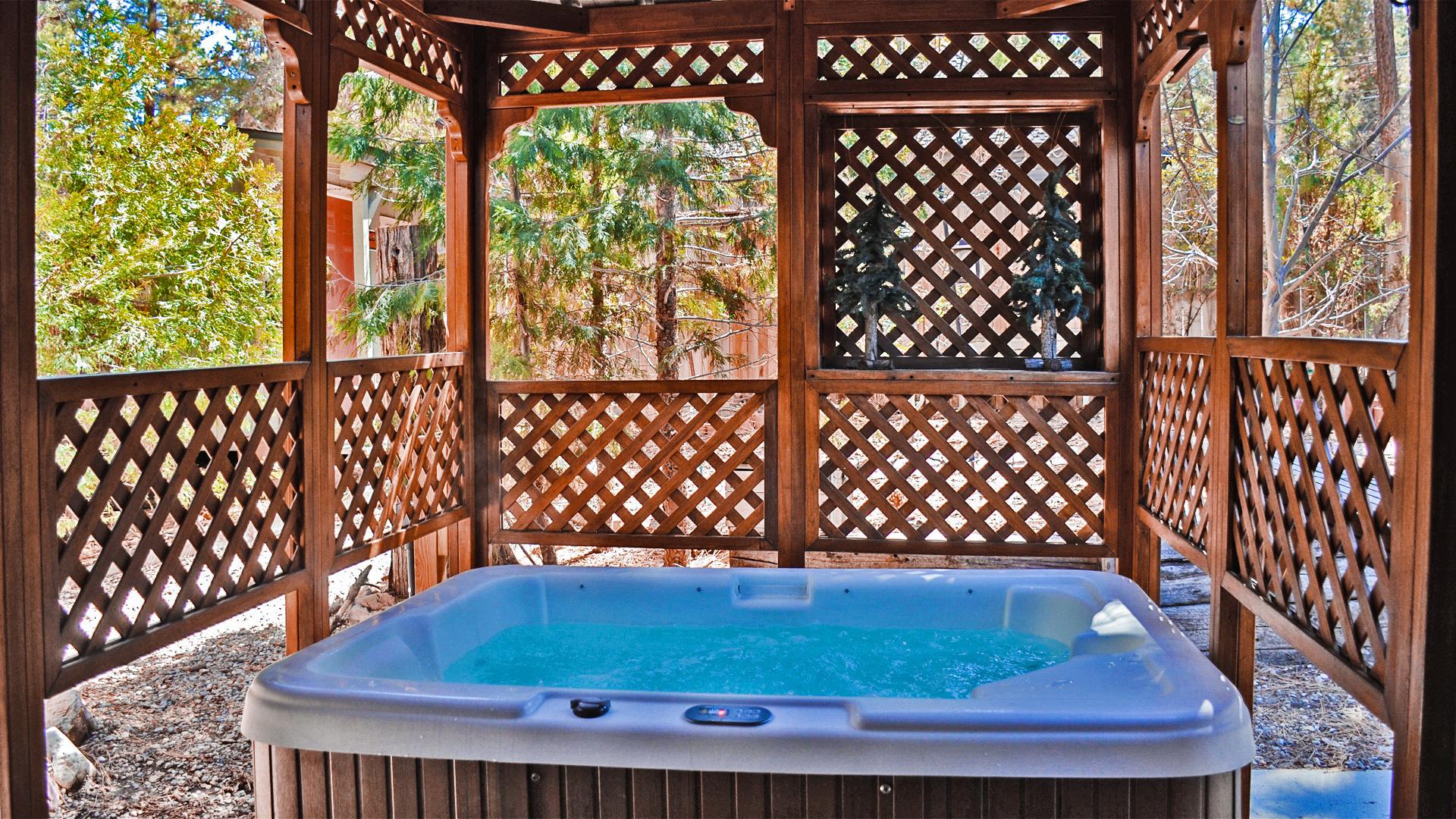 East of Paradise Grizzly Vacation Rentals