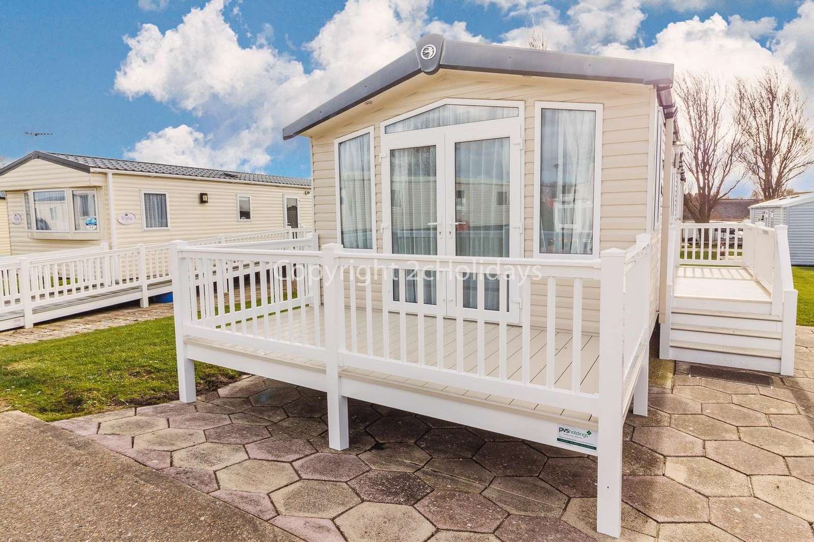 8 berth accommodation at Hopton Holiday Village.