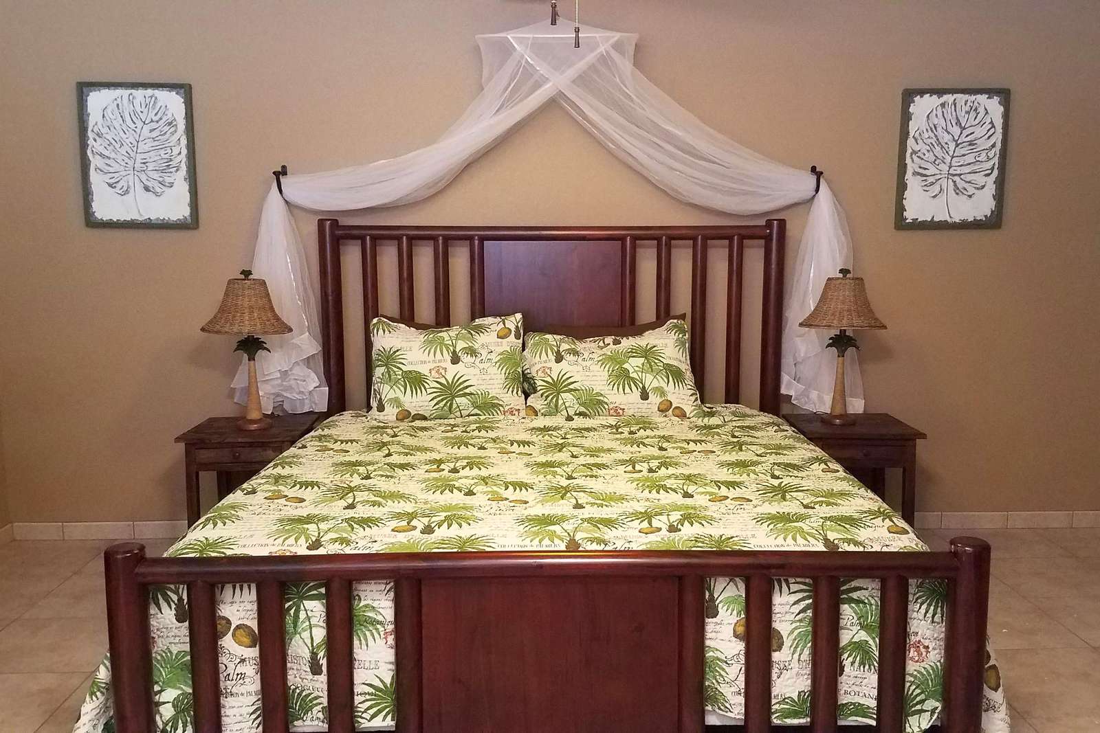 King Bed in Casita