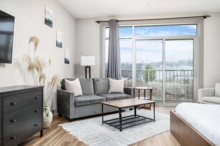 Studio King Suite with Kitchen | 201 Preview 0