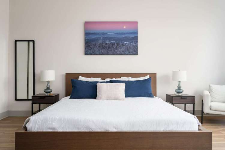 Studio King Suite with Kitchen | 300 Preview 0
