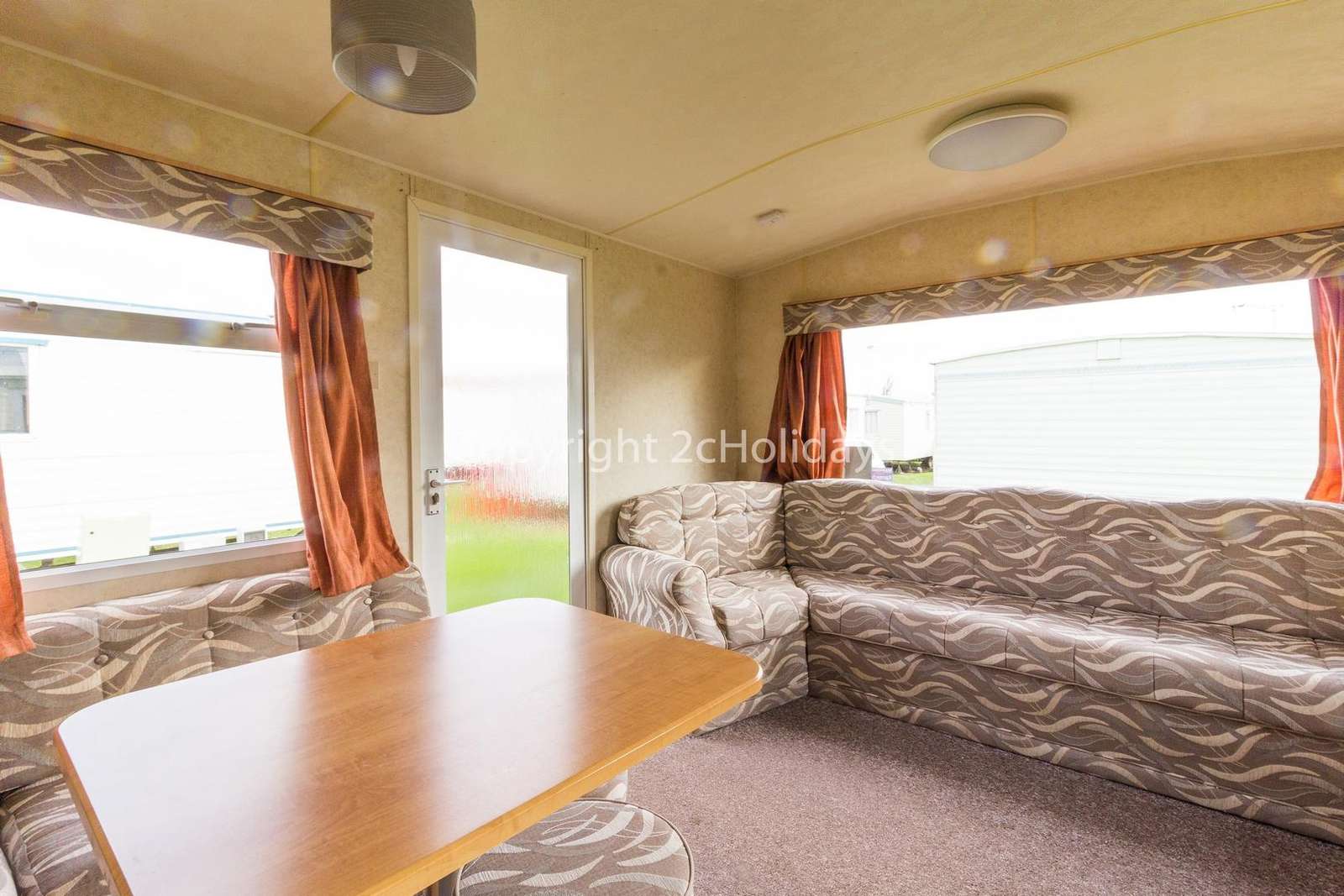 Spacious lounge/dining area, great for families