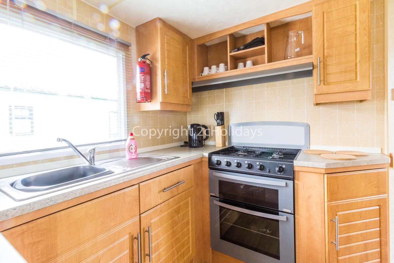 Fully equipped kitchen, perfect for self-catering holidays!