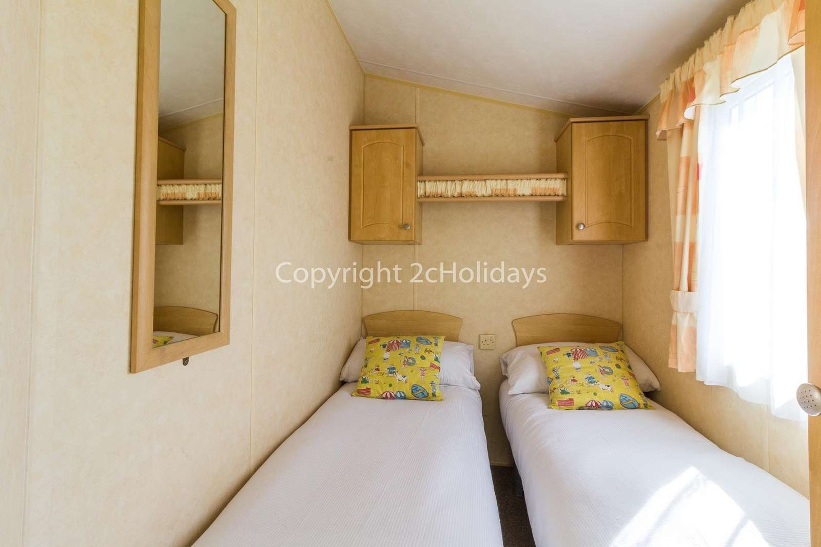 Cost twin bedroom in this lovely 8 berth caravan