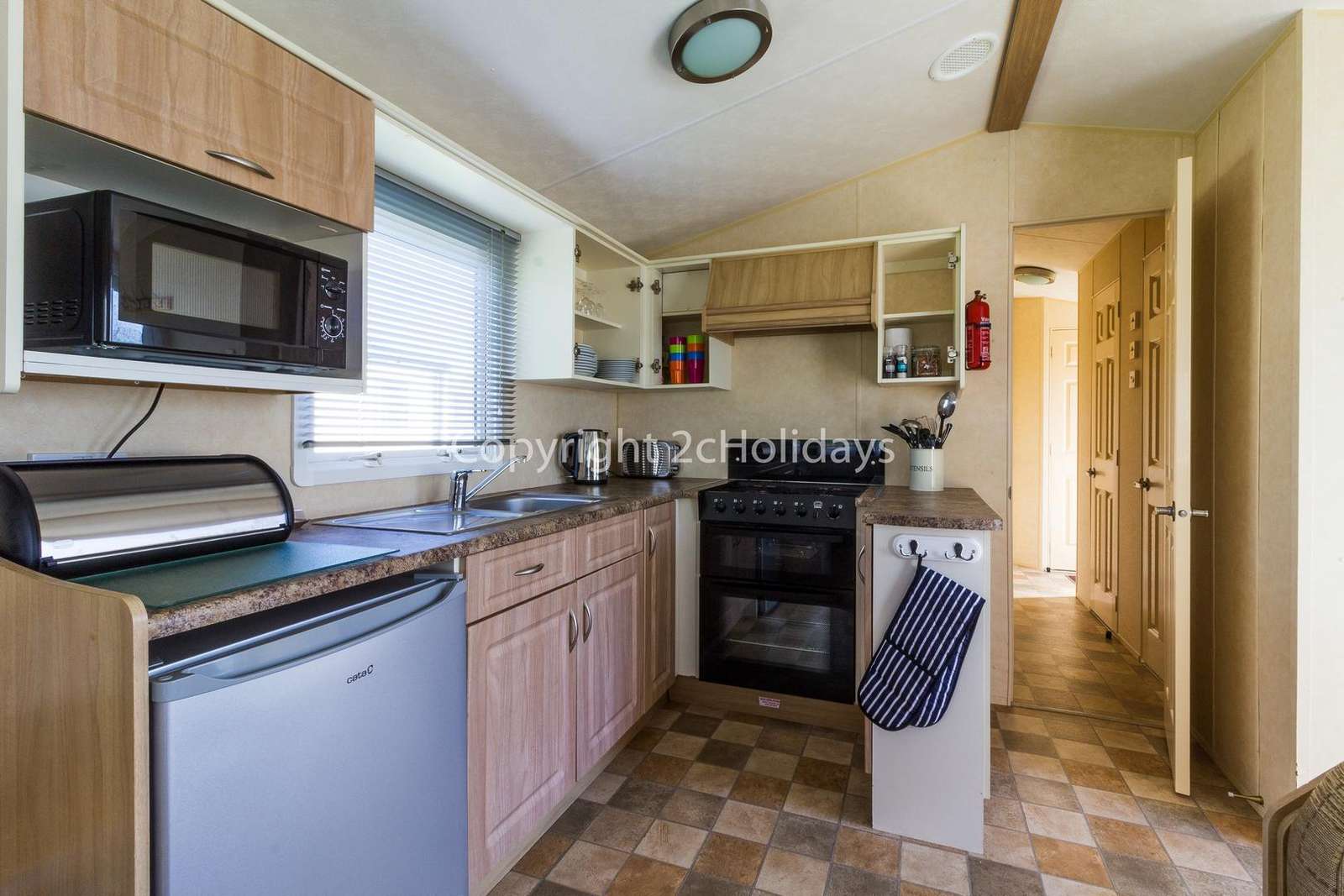 Fully equipped kitchen, perfect for self-catering breaks!