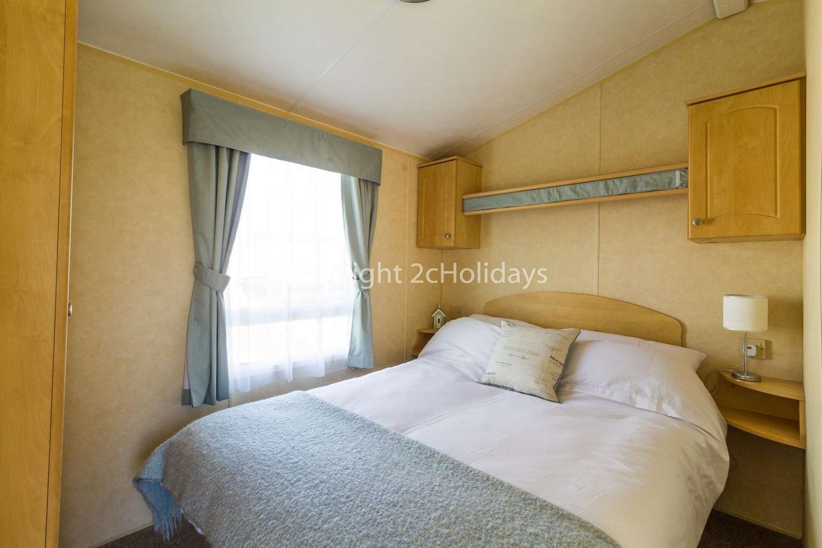 Great size master bedroom!