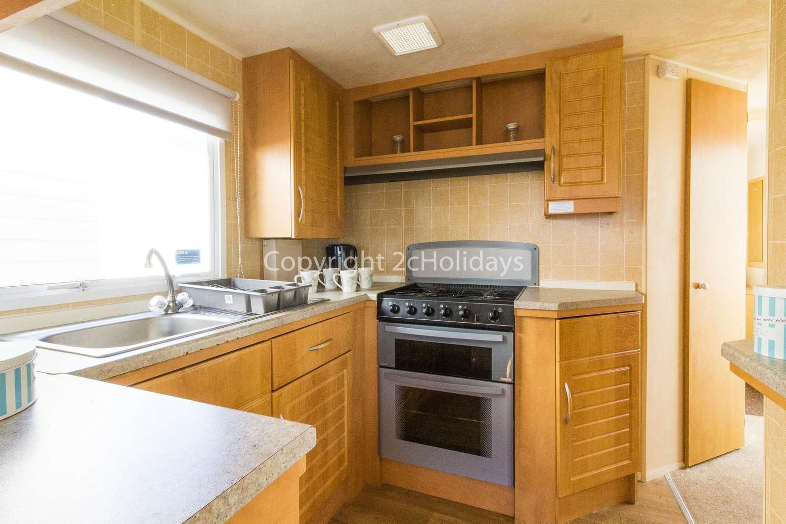 Fully equipped kitchen, perfect for self-catering holidays