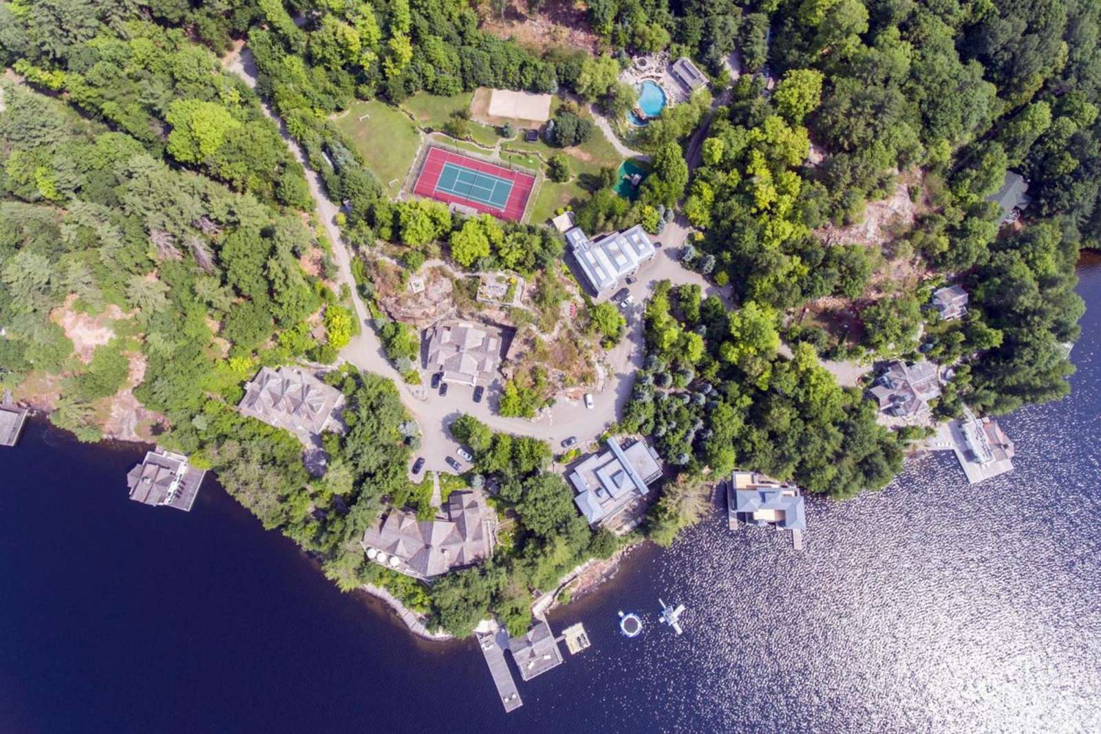Lakeside Estate Preview 0