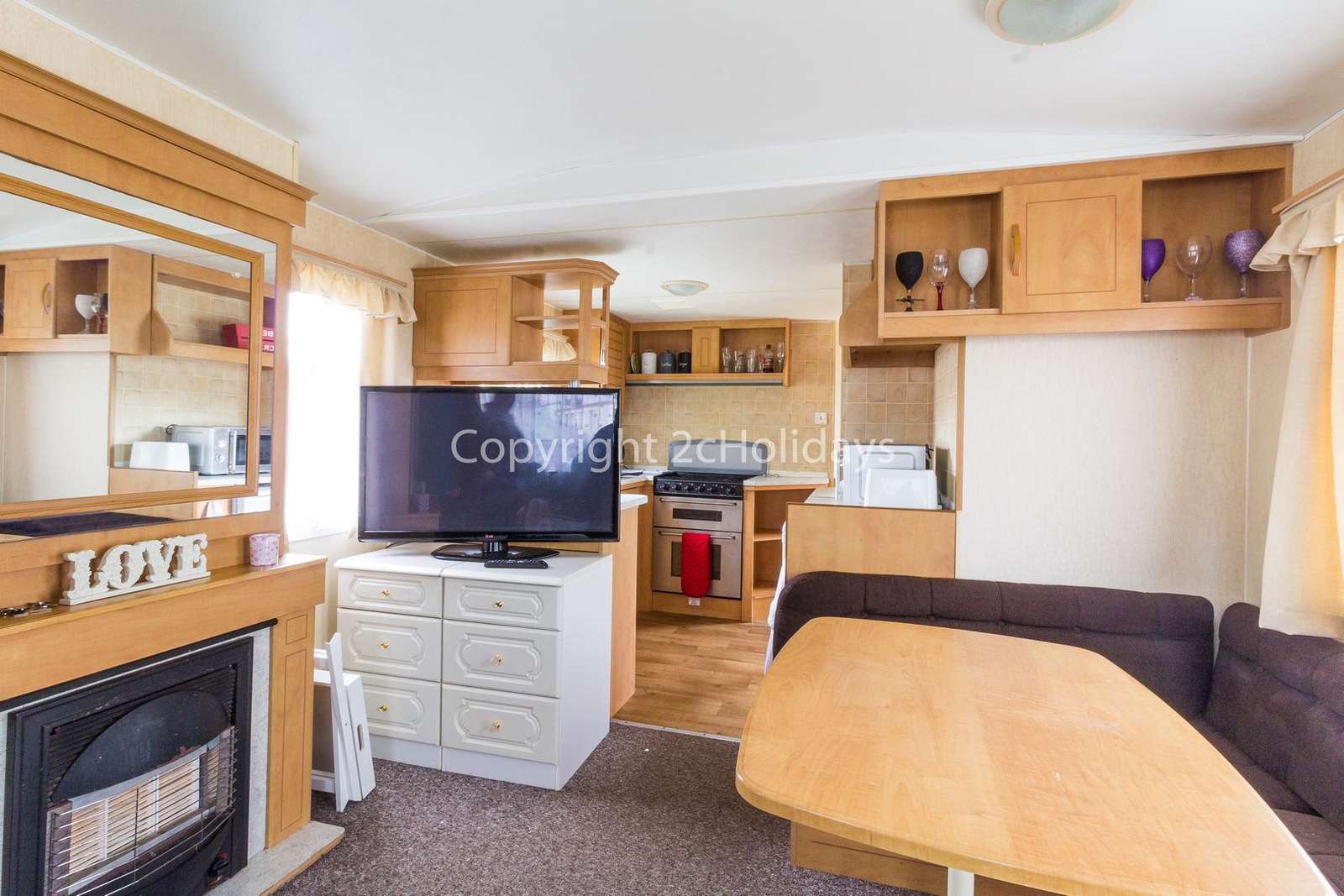 Spacious and open plan kitchen/dining area