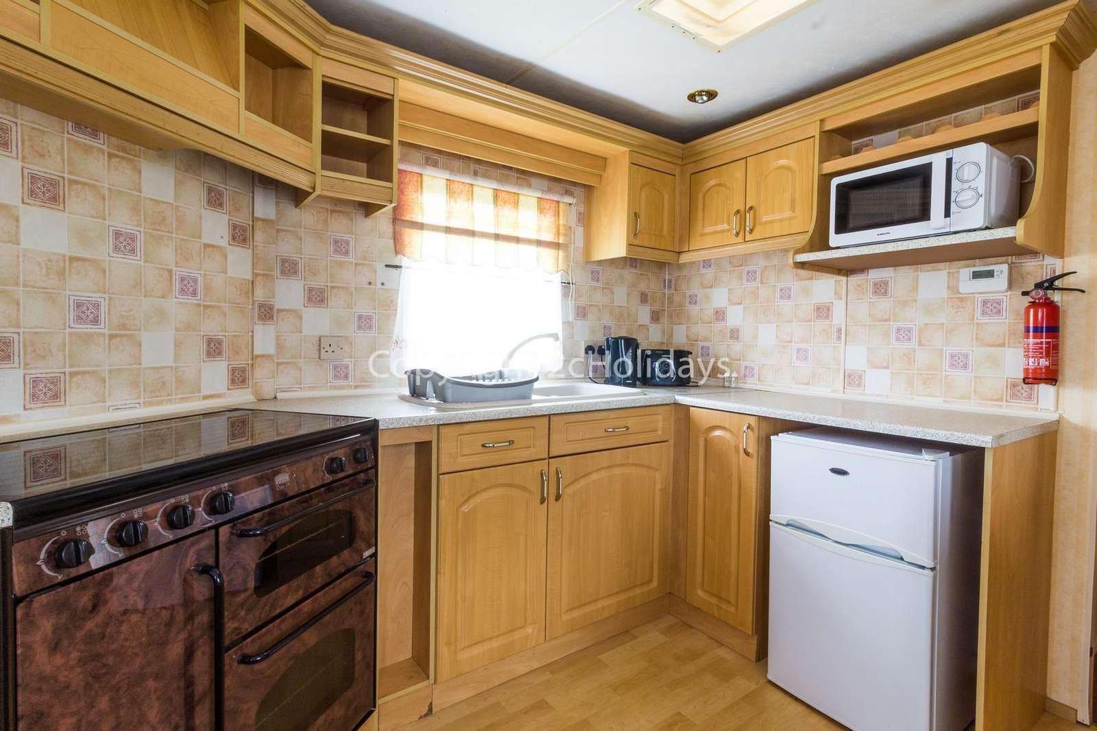 Fully equipped kitchen, perfect for self-catering holidays!