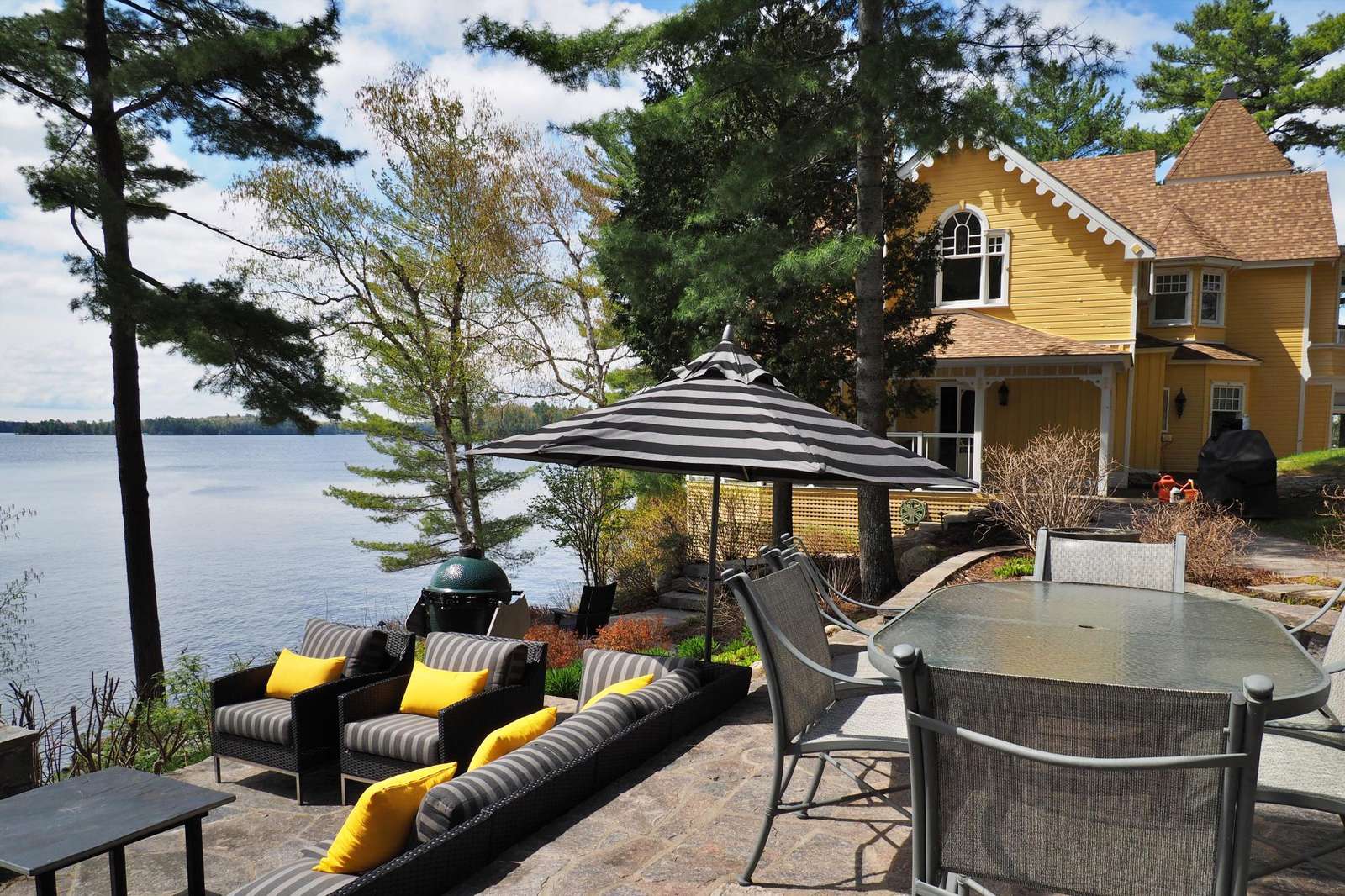 Outdoor Fireplace Seating