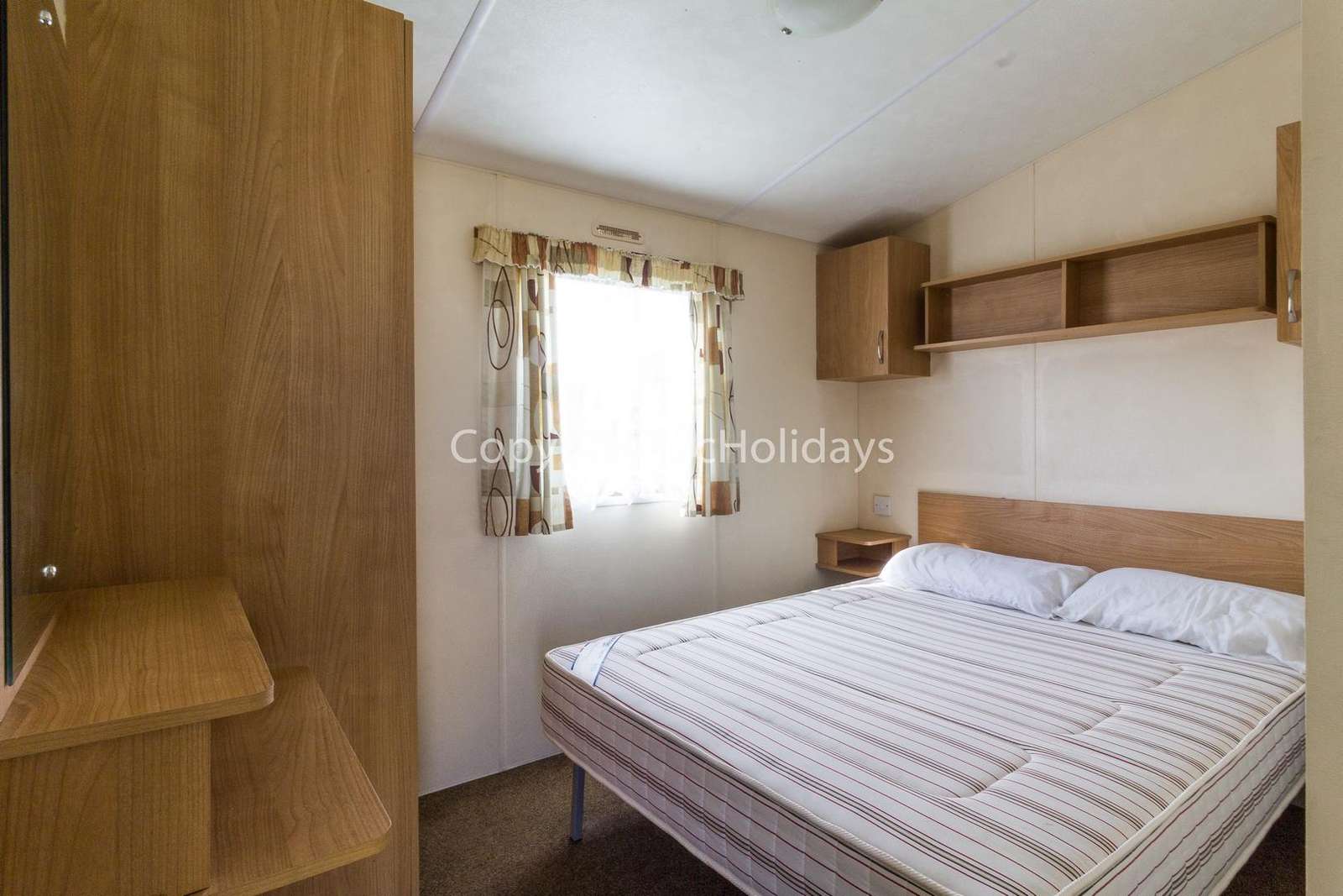 Great size master bedroom with plenty or storage!