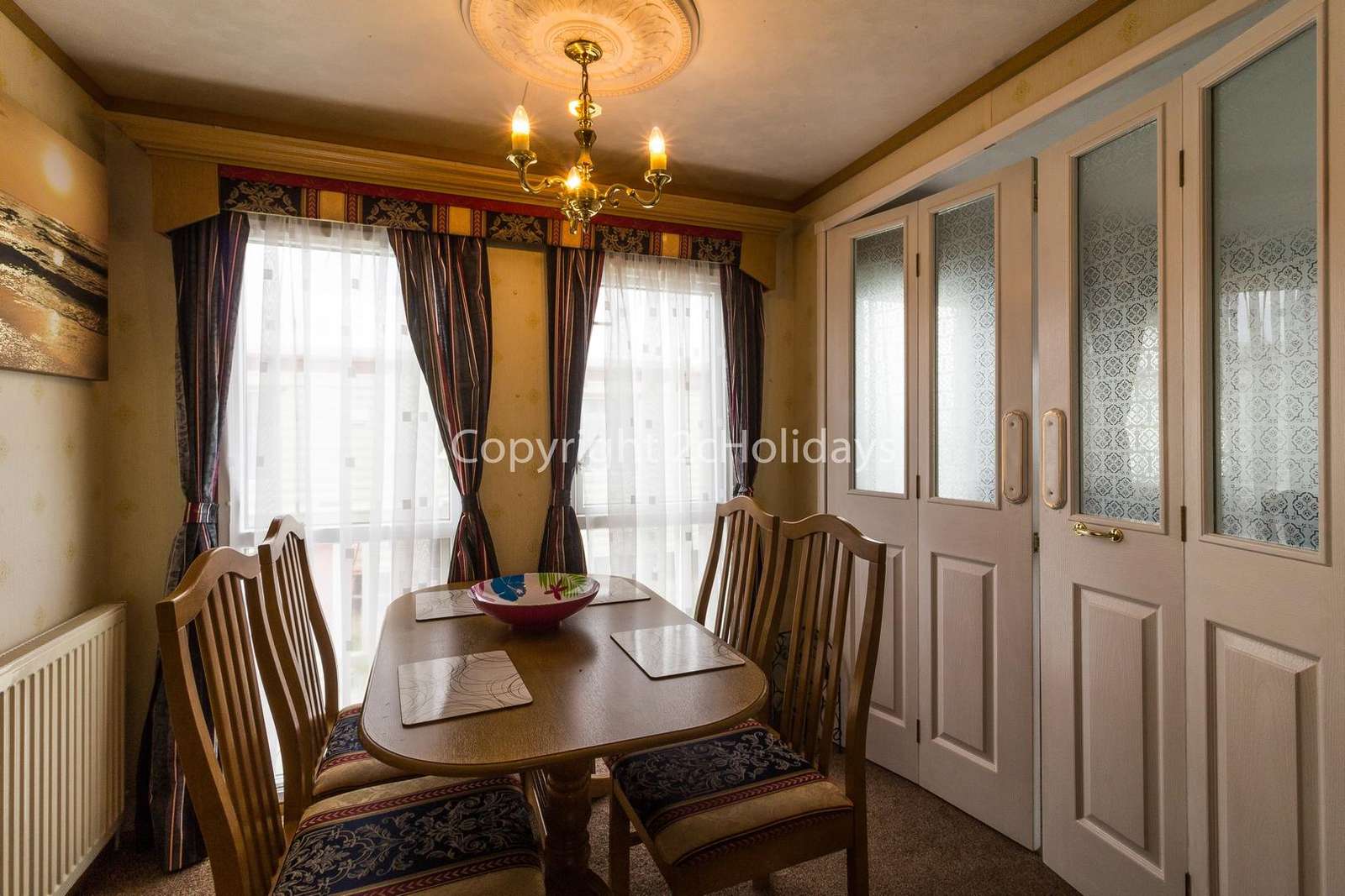 Perfect place to dine with family or friends in this self-catering accommodation!