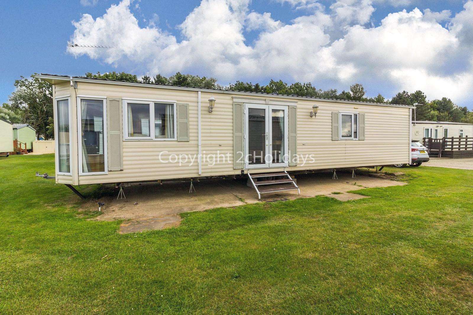 Lovely caravan on a brilliant holiday park!