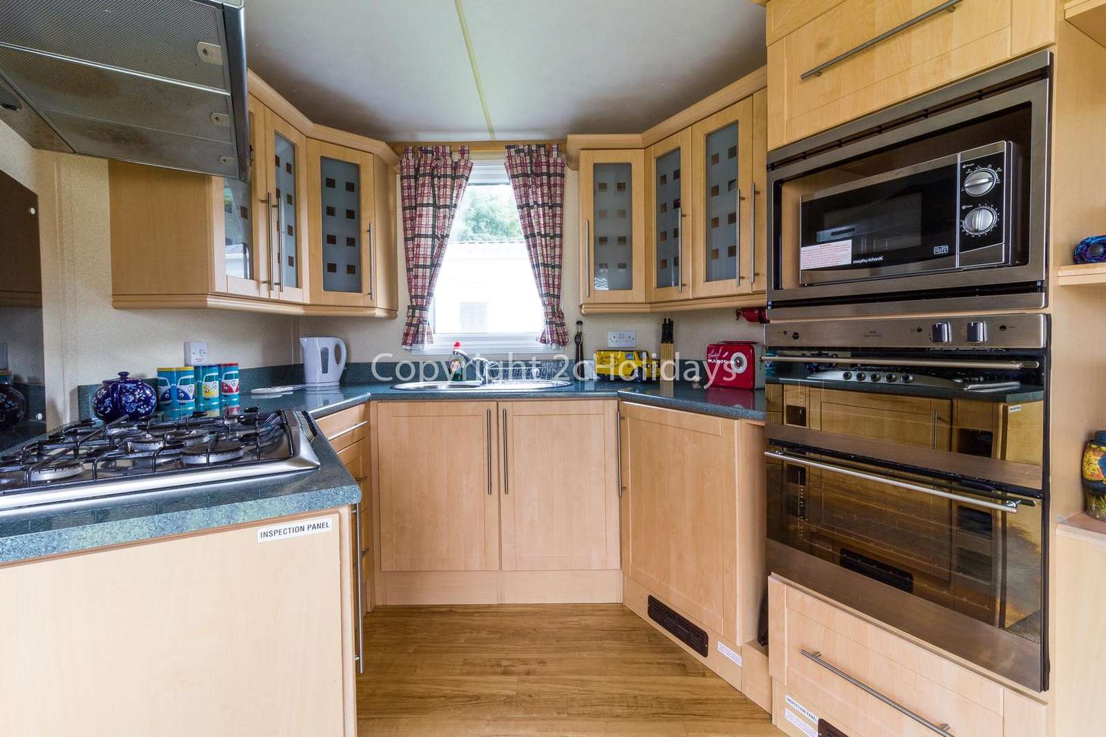 A fully equipped kitchen, perfect for self-catering holiday!
